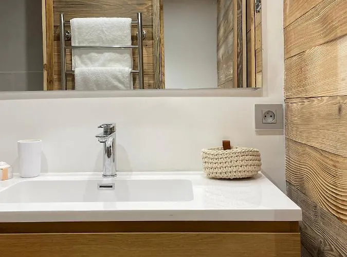 Le De Molanes - 1500 Apartment